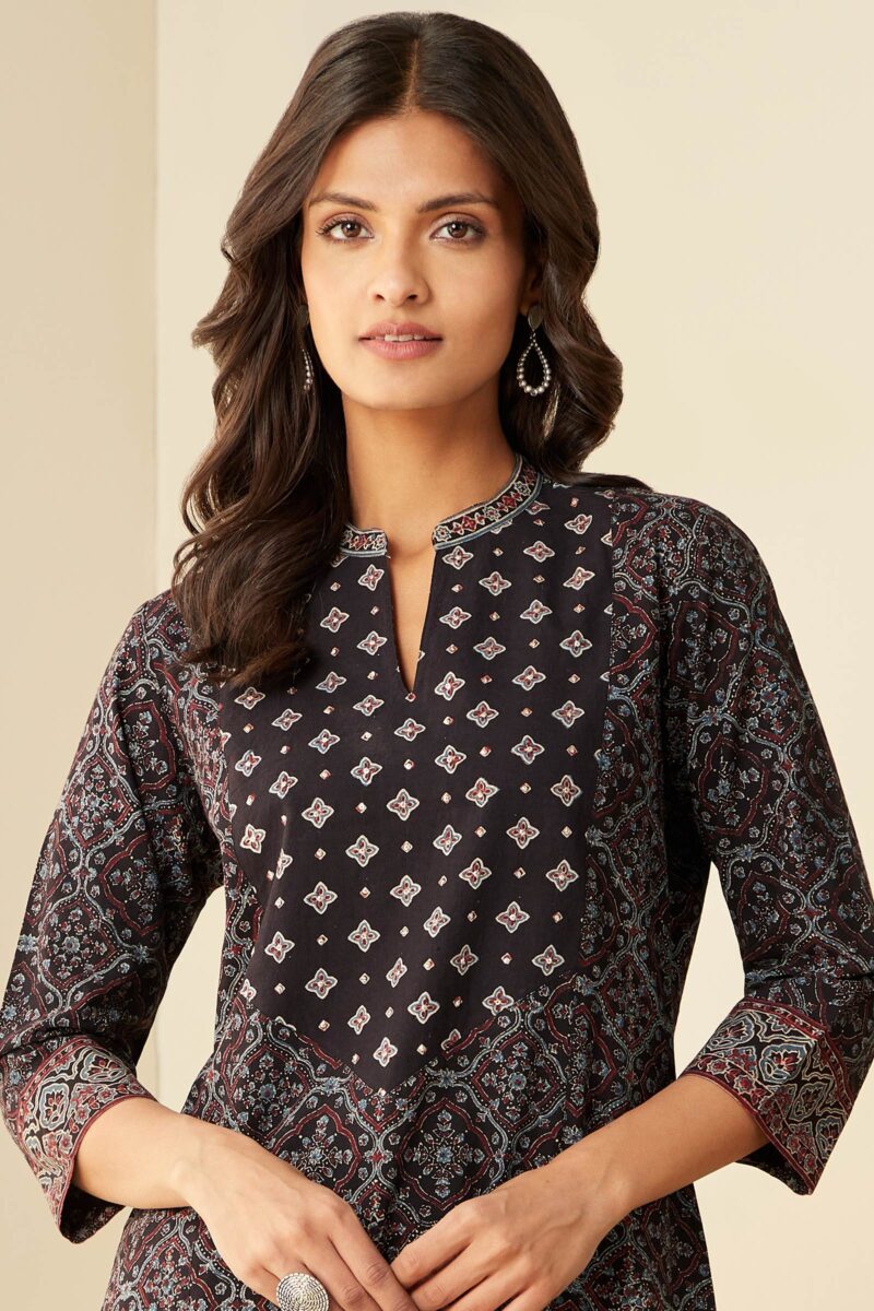 Sehra Rabia Ajrak Kurta - Image 2