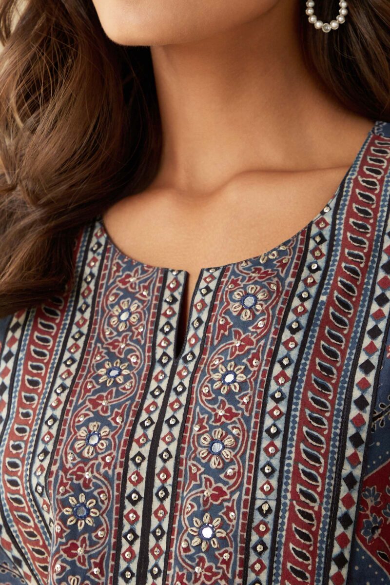 Sehra Zoya Ajrak Kurta - Image 3