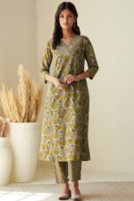 Gauhar Nadia Kurta