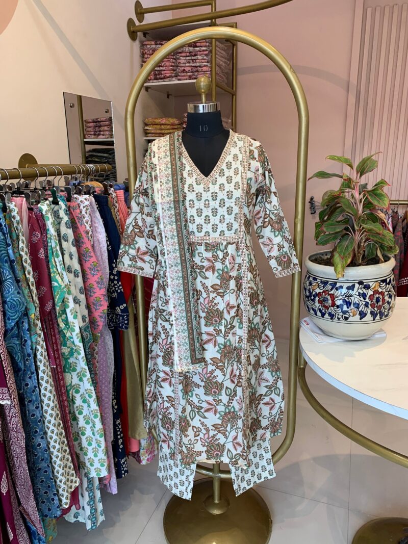 "Malini" Hand Block Printed Cotton Kurta Set(3pc) - Image 2